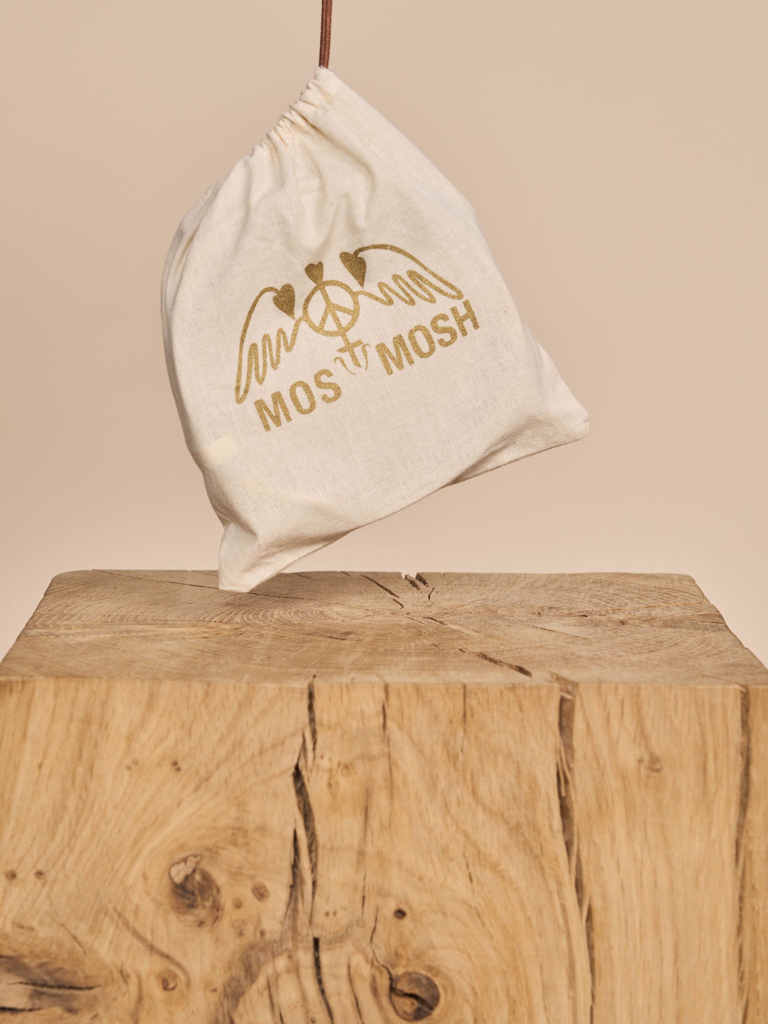 Modelshot / Black / Detail